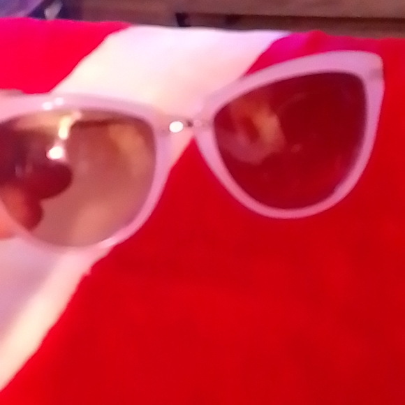 Sunglasses - Picture 1 of 5